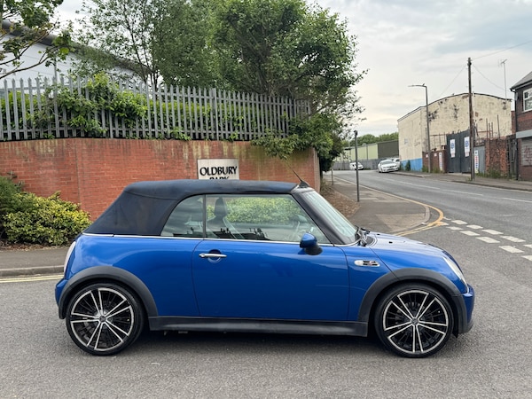 Used MINI Convertible 2005 for sale - 74713933: Photo 5