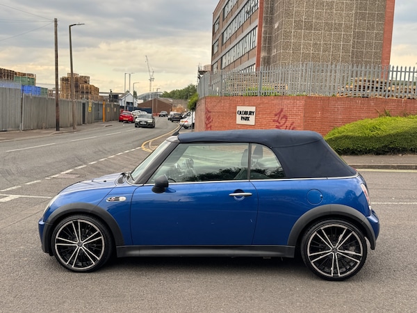 Used MINI Convertible 2005 for sale - 74713933: Photo 9