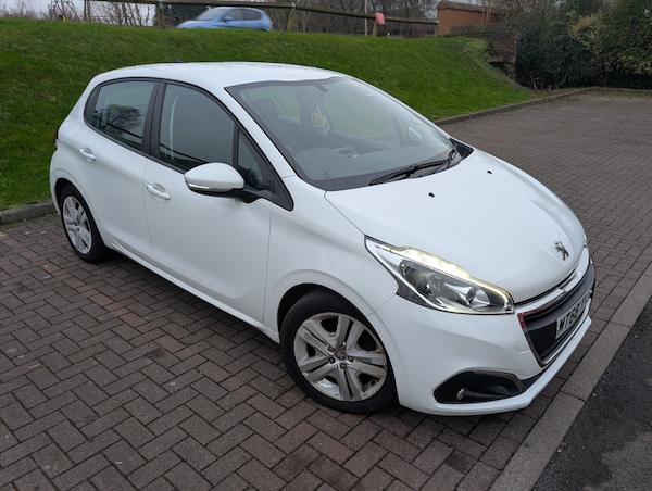 Used Peugeot 208 2018 for sale - 73341960: Photo 8
