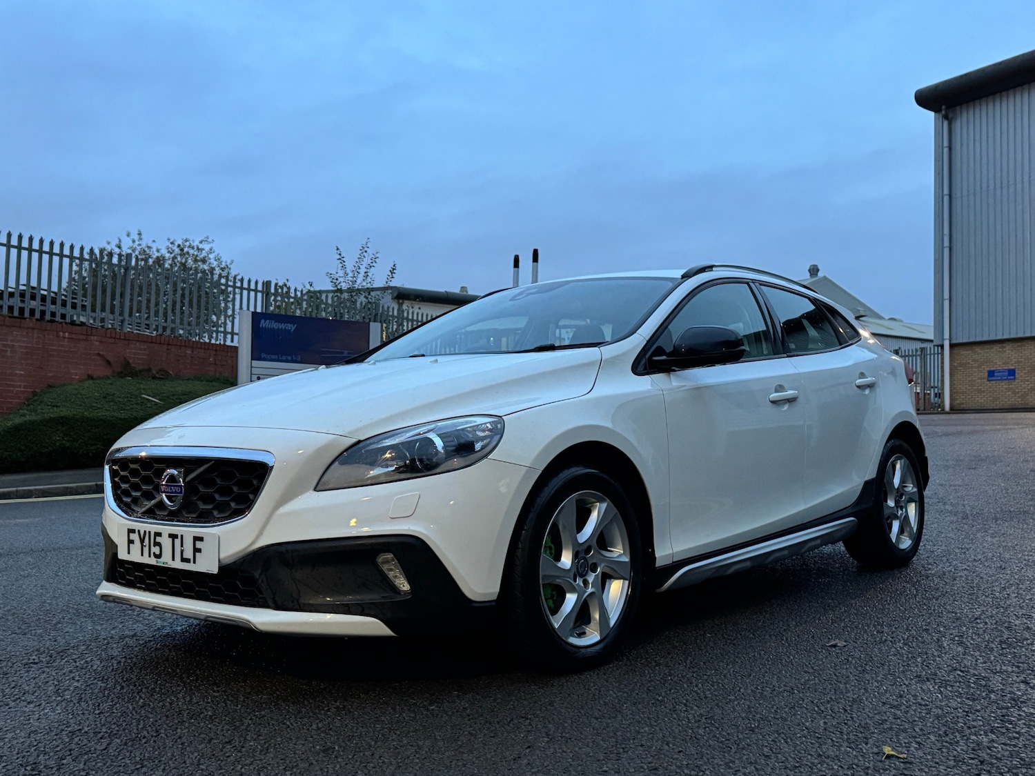Used Volvo V40 2015 for sale - 76716148: Photo 10