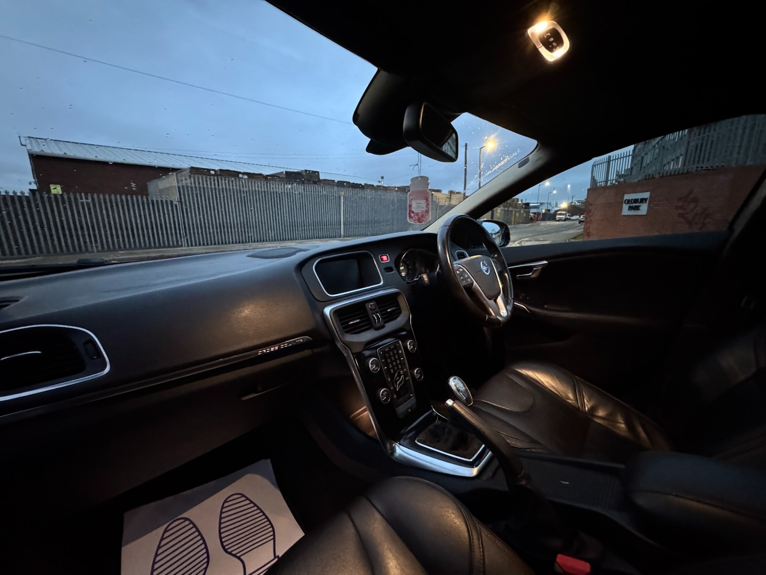 Used Volvo V40 2015 for sale - 76716148: Photo 12