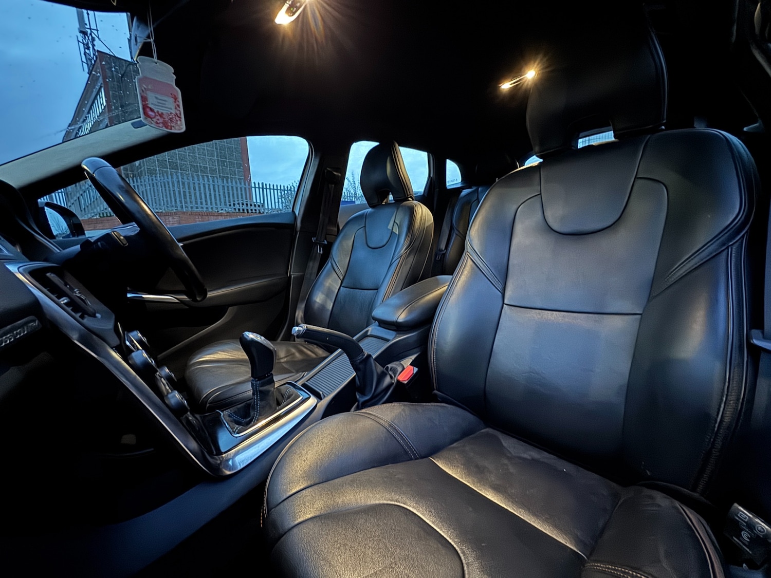 Used Volvo V40 2015 for sale - 76716148: Photo 14