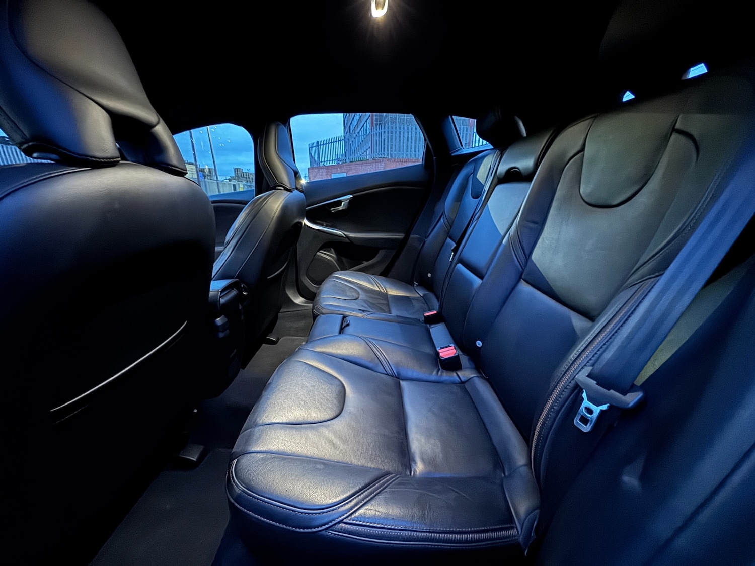 Used Volvo V40 2015 for sale - 76716148: Photo 15