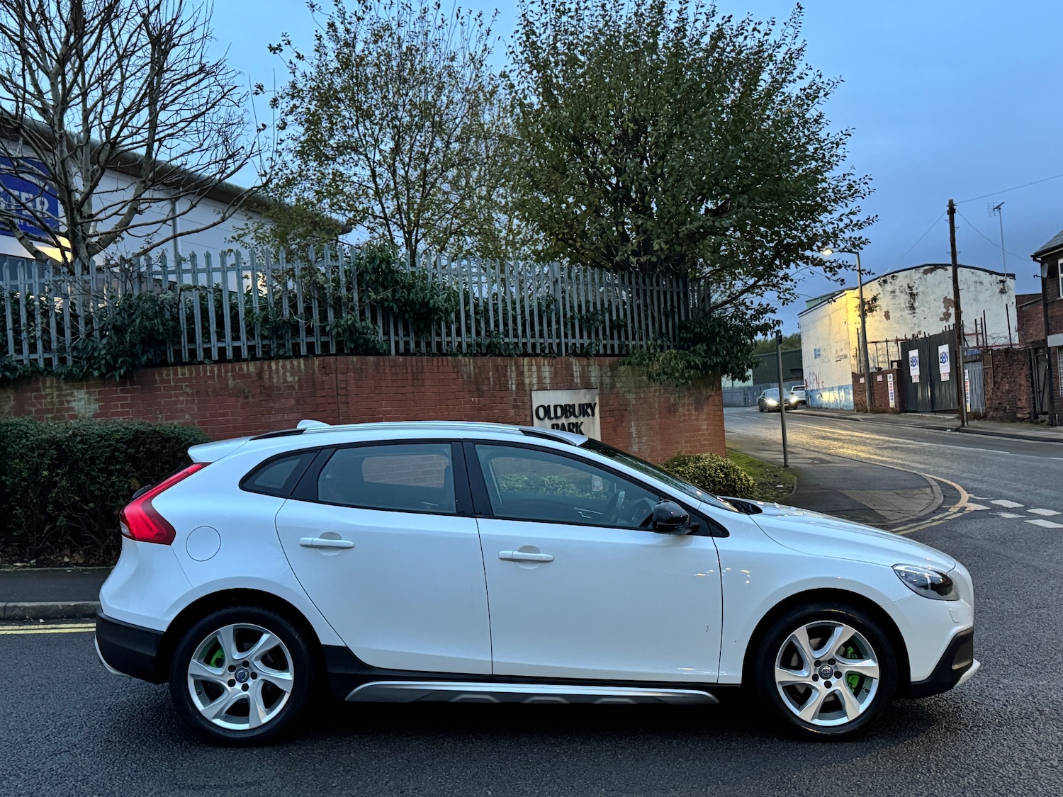 Used Volvo V40 2015 for sale - 76716148: Photo 4