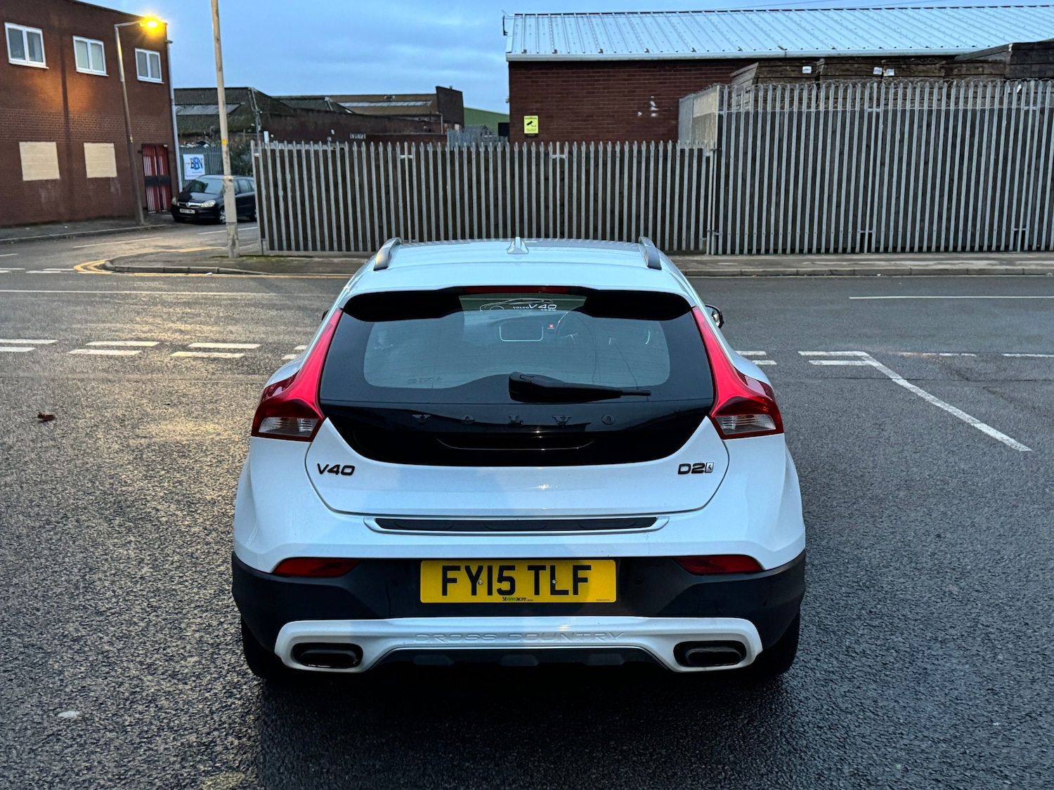 Used Volvo V40 2015 for sale - 76716148: Photo 6