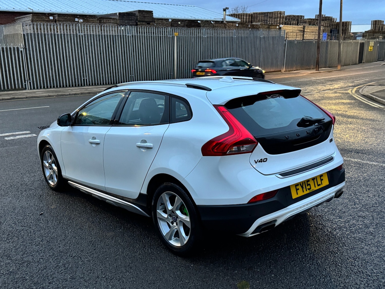 Used Volvo V40 2015 for sale - 76716148: Photo 7