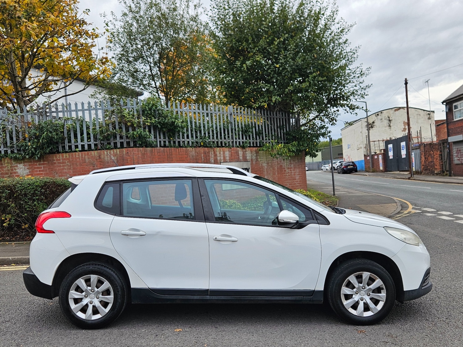 Used Peugeot 2008 2014 for sale - 76381490: Photo 4