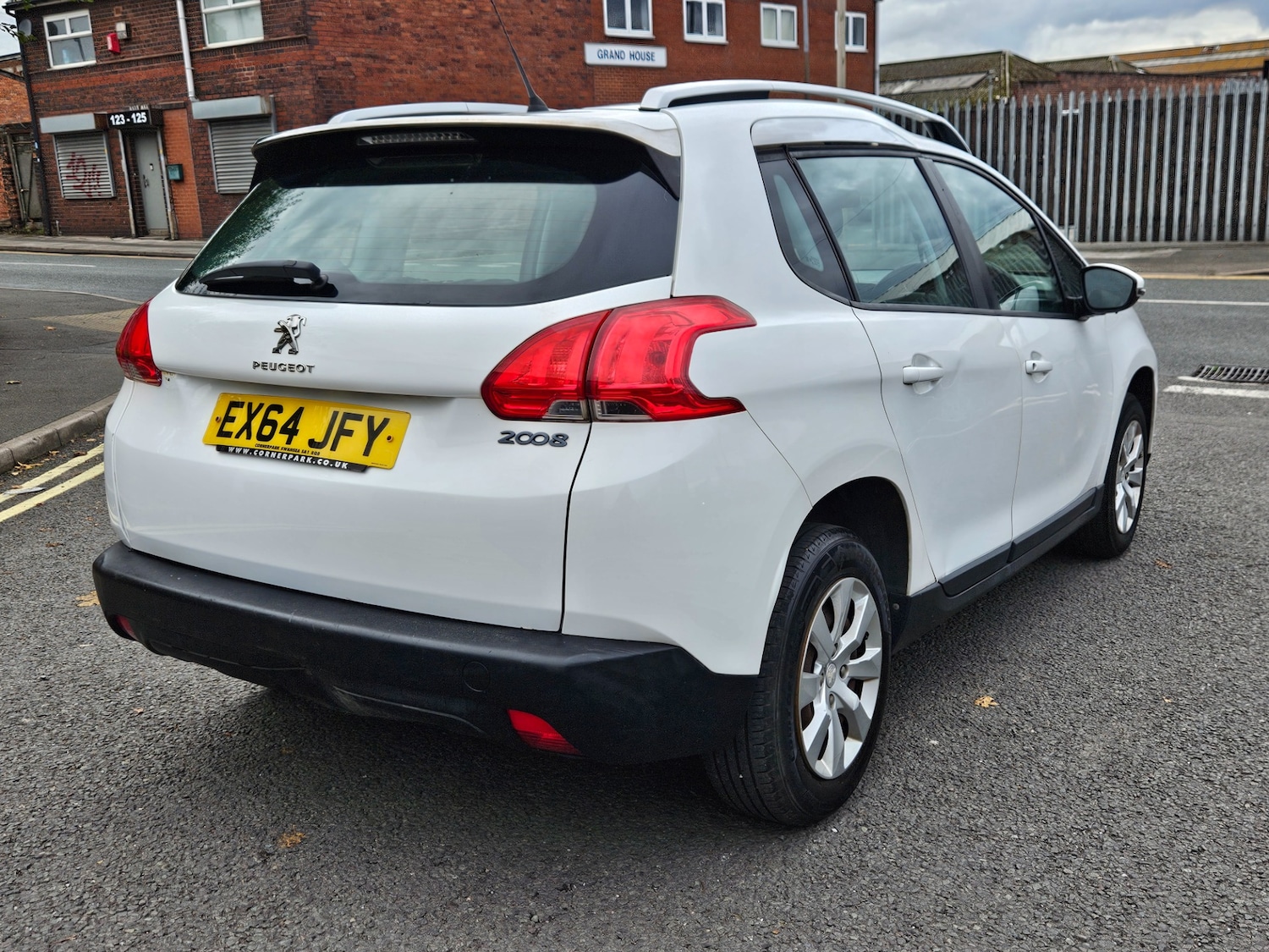Used Peugeot 2008 2014 for sale - 76381490: Photo 5