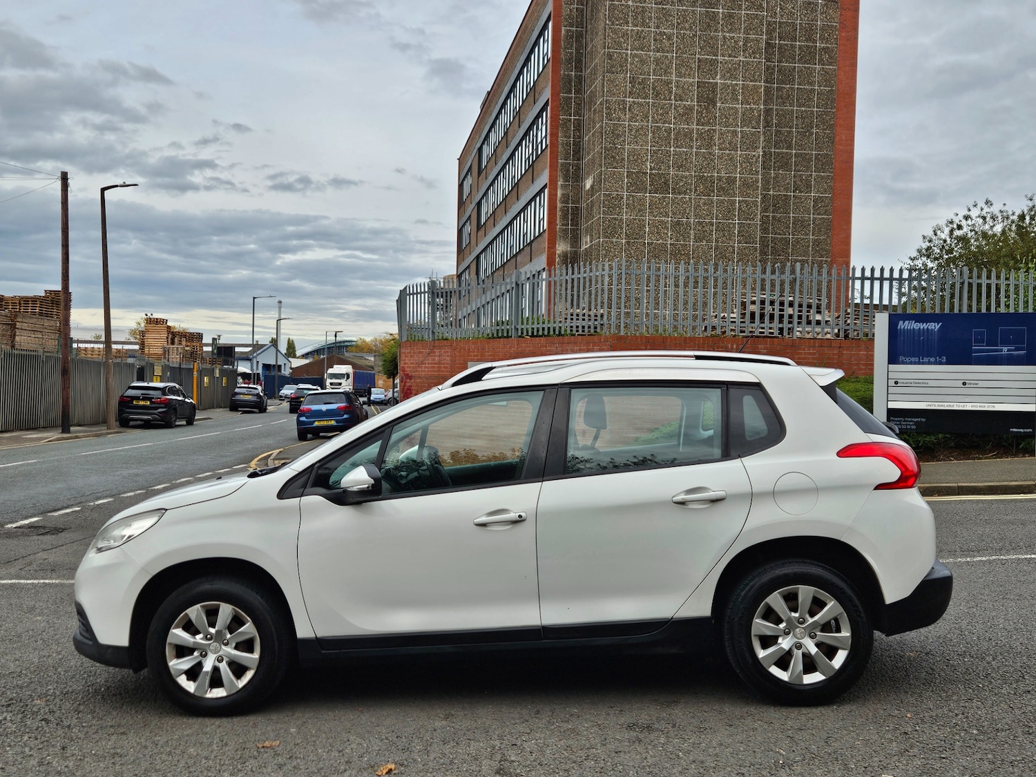 Used Peugeot 2008 2014 for sale - 76381490: Photo 8