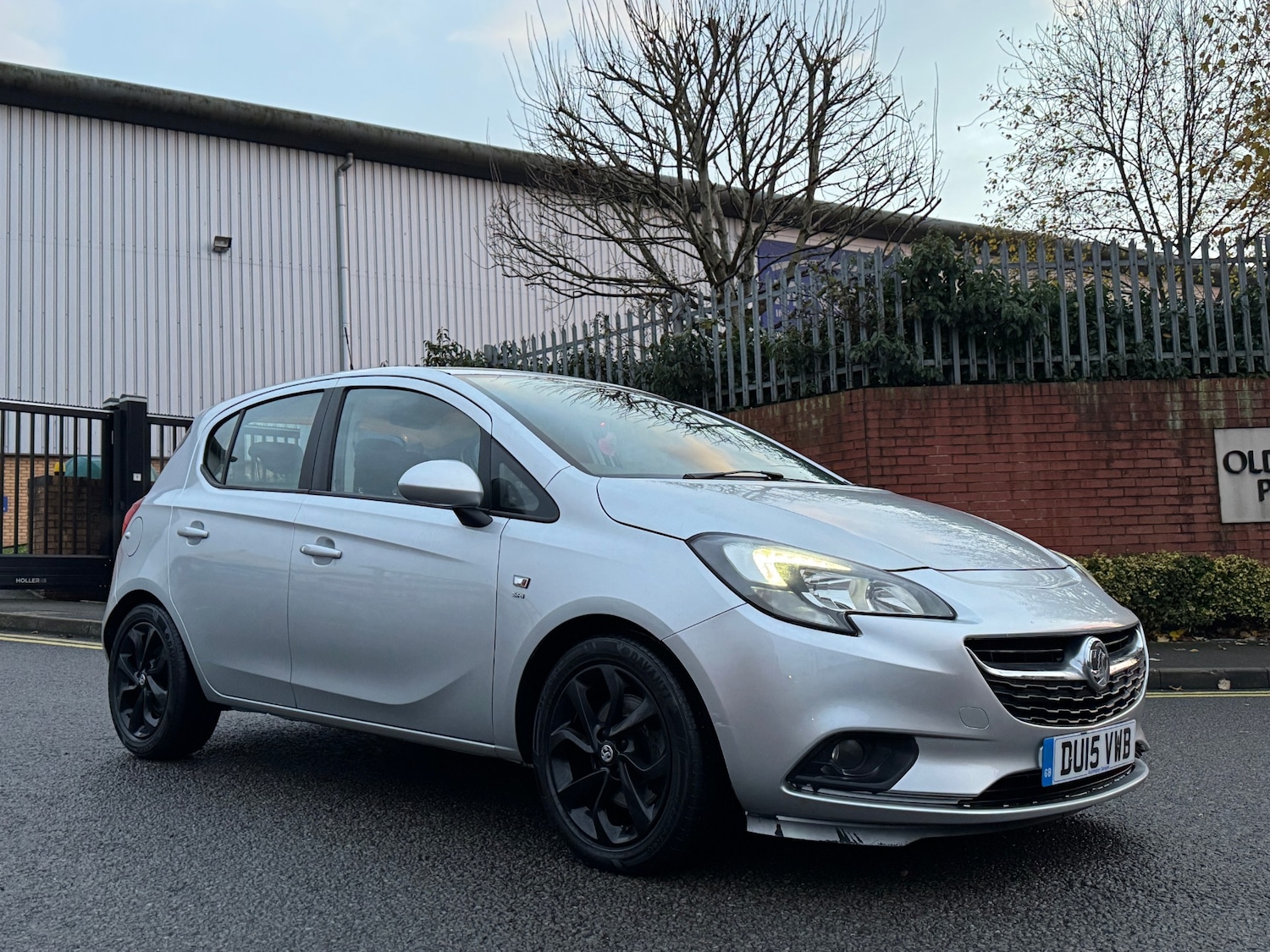 Used Vauxhall Corsa 2015 for sale - 76940246: Photo 2