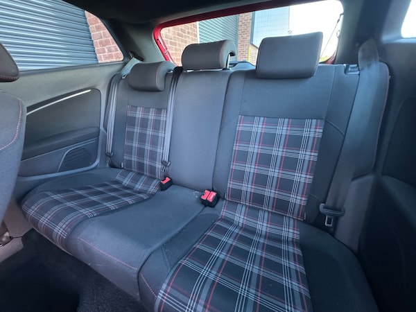Used Volkswagen Polo 2015 for sale - 74682725: Photo 16