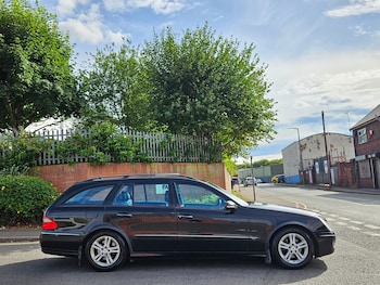 Used Mercedes-Benz E Class 2007 for sale - 79076819: Photo