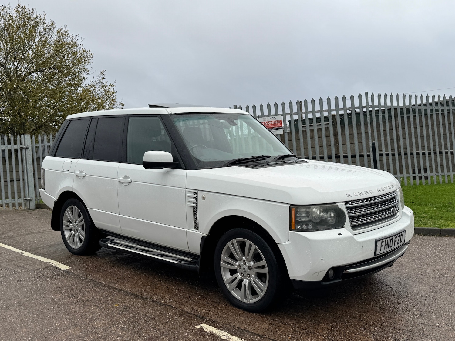 Used Land Rover Range Rover 2010 for sale - 76850924: Photo 1