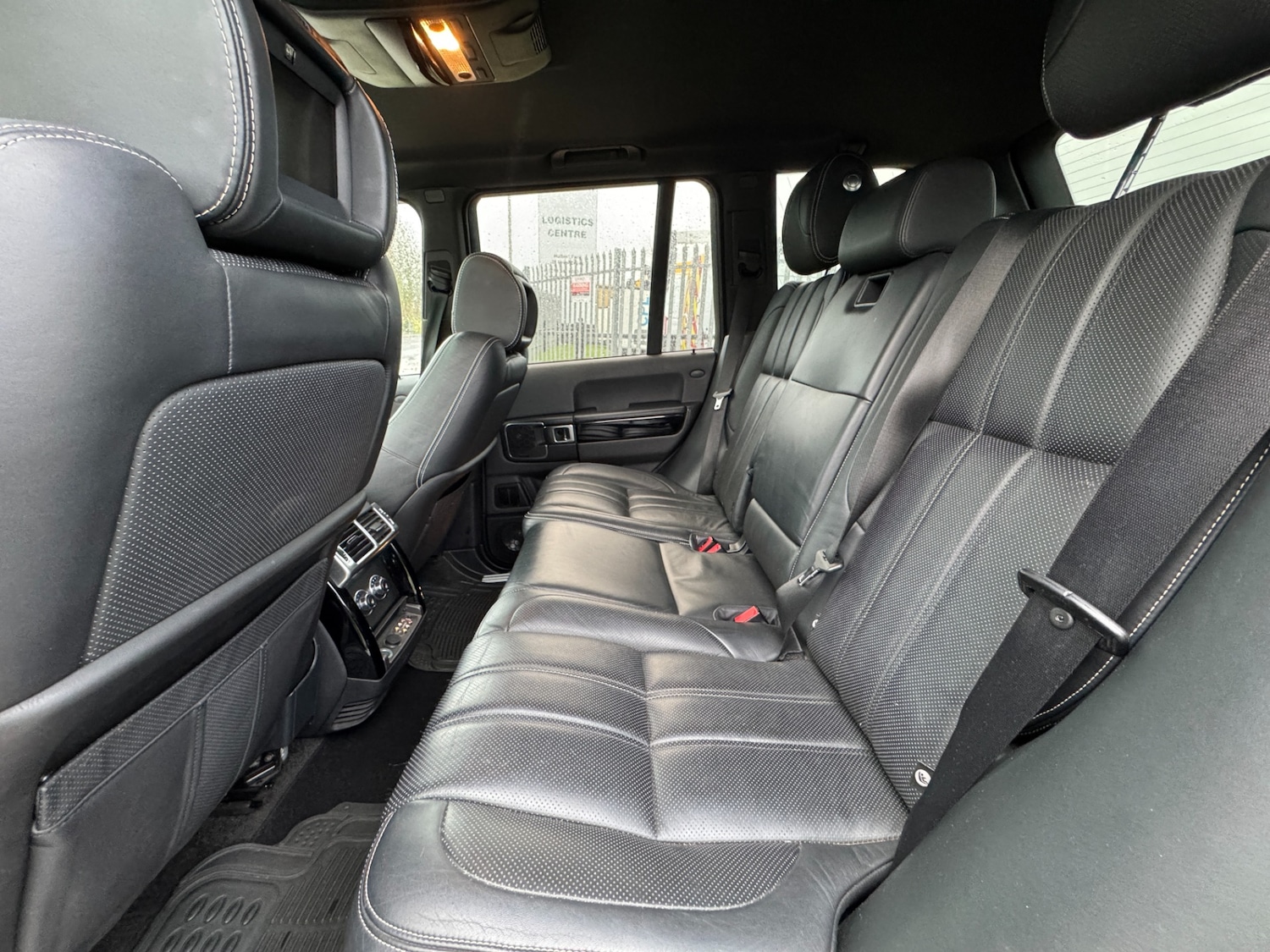 Used Land Rover Range Rover 2010 for sale - 76850924: Photo 16