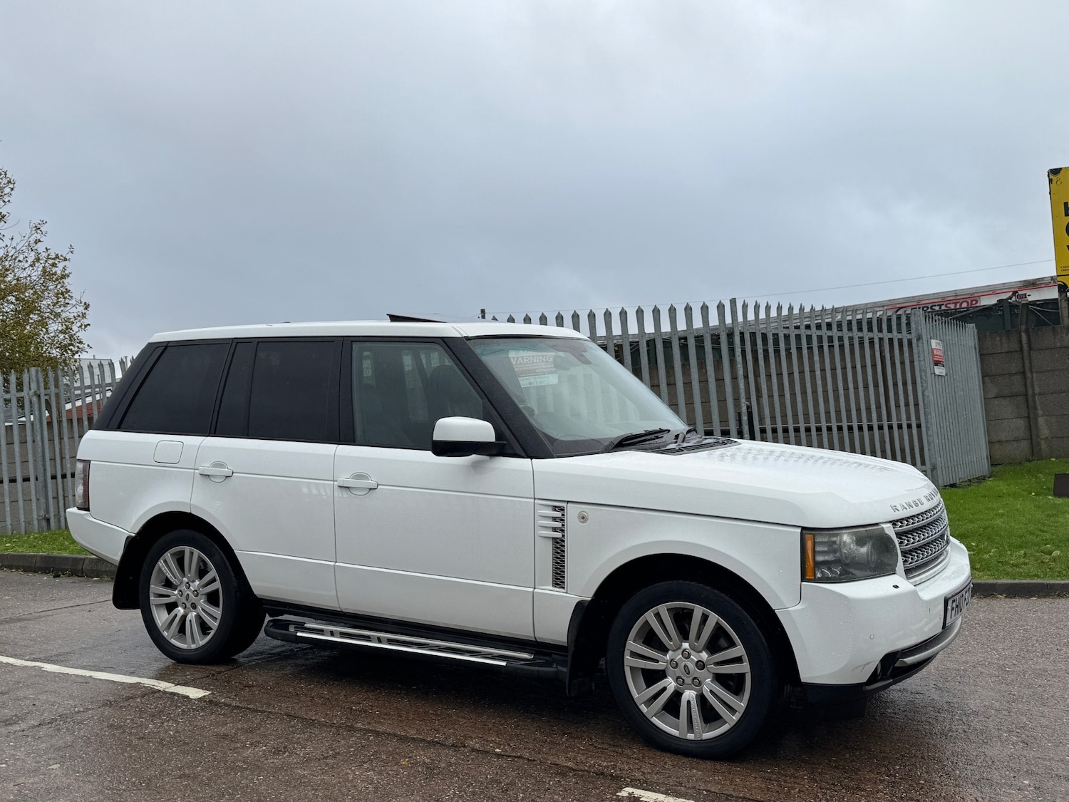 Used Land Rover Range Rover 2010 for sale - 76850924: Photo 3