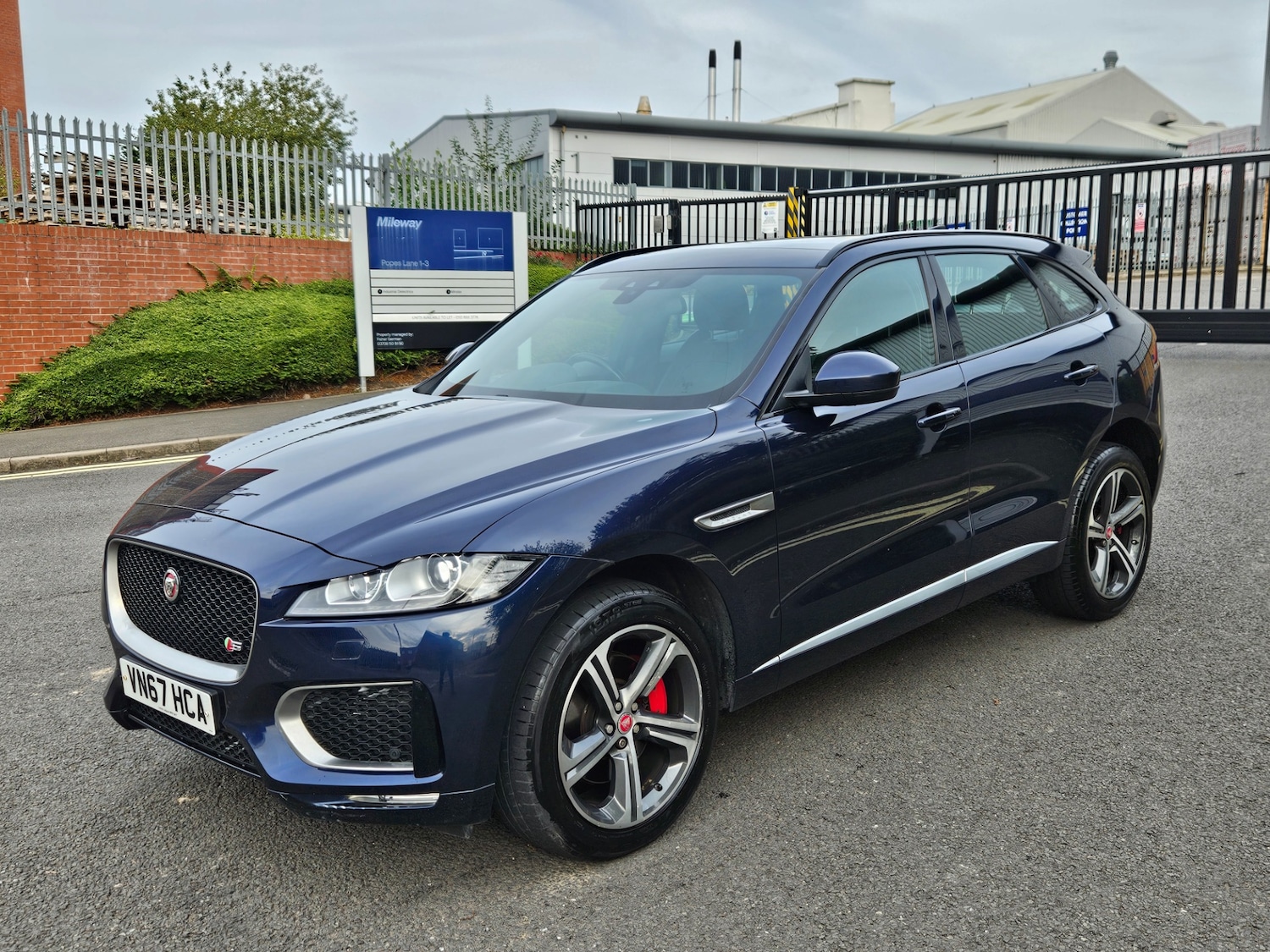 Used Jaguar F-Pace 2017 for sale - 76017356: Photo 10