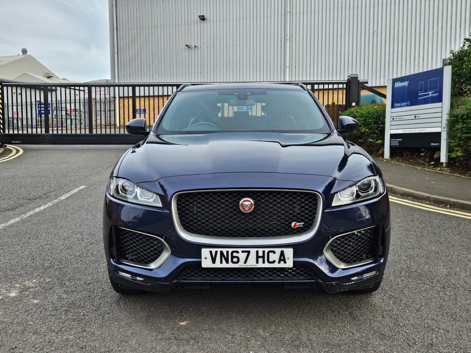 Used Jaguar F-Pace 2017 for sale - 76017356: Photo 12