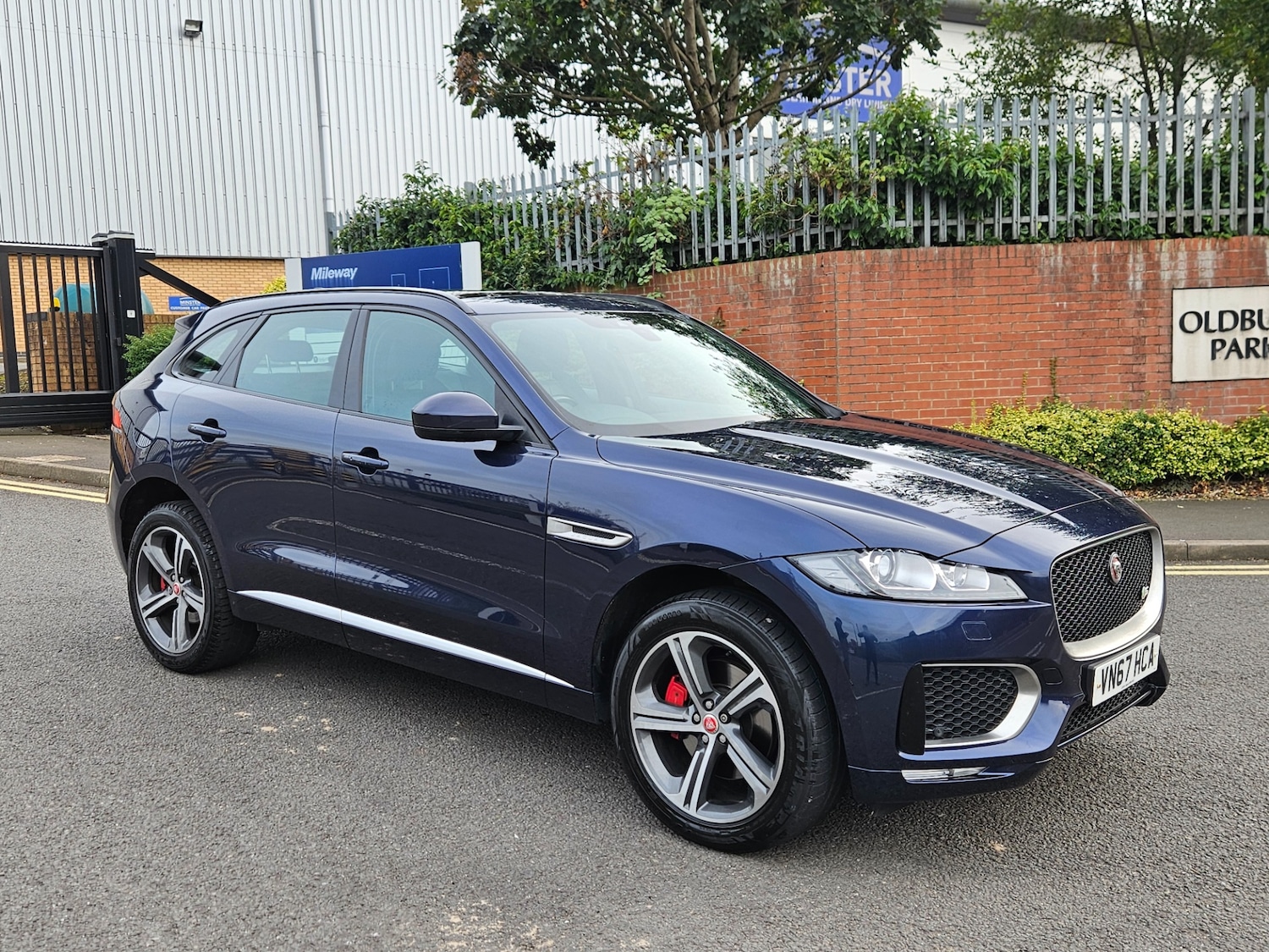 Used Jaguar F-Pace 2017 for sale - 76017356: Photo 3
