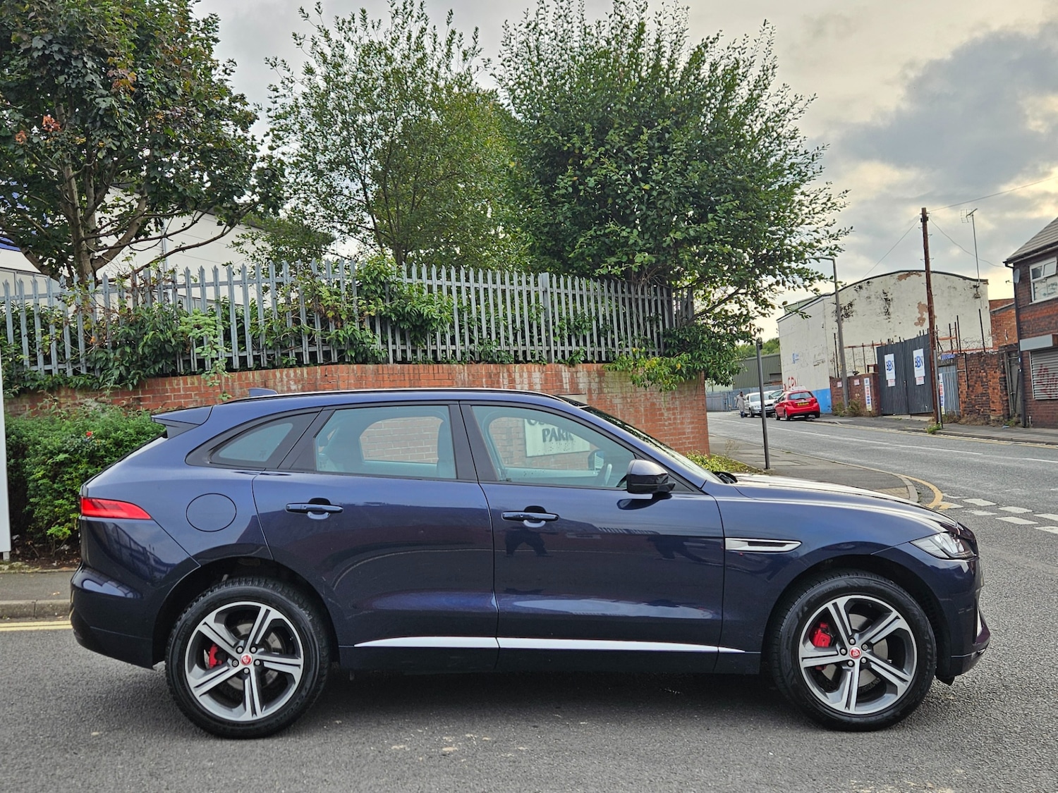 Used Jaguar F-Pace 2017 for sale - 76017356: Photo 4
