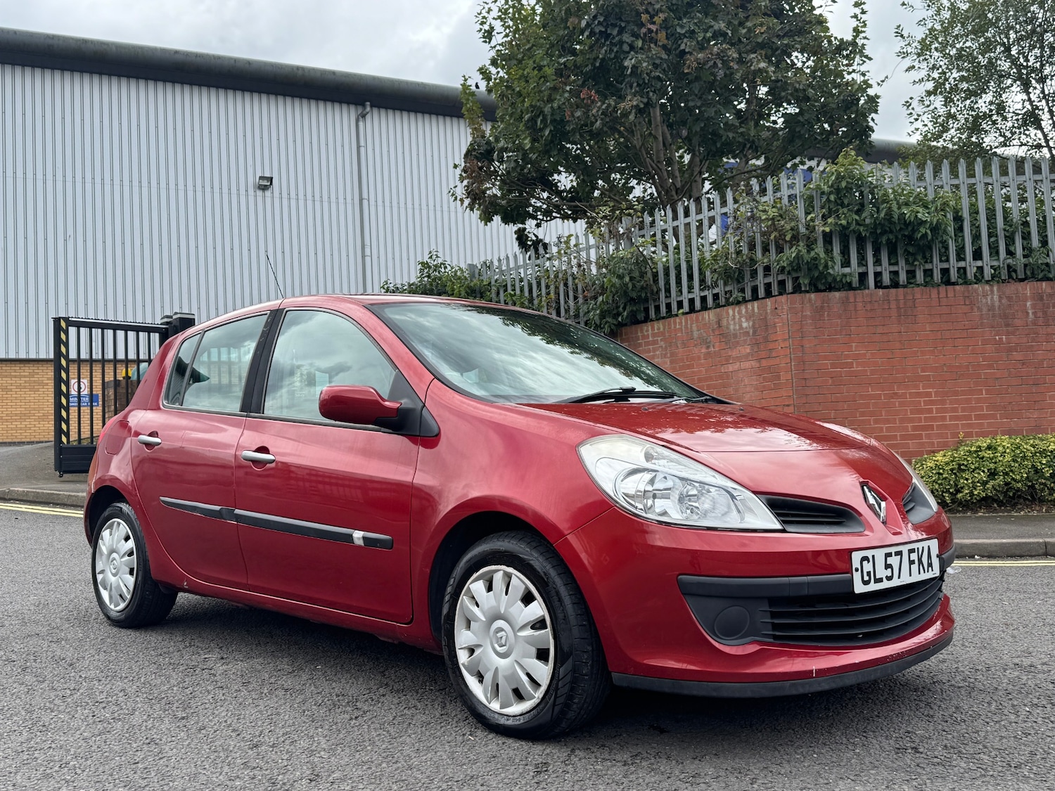 Used Renault Clio 2007 for sale - 76856290: Photo 2