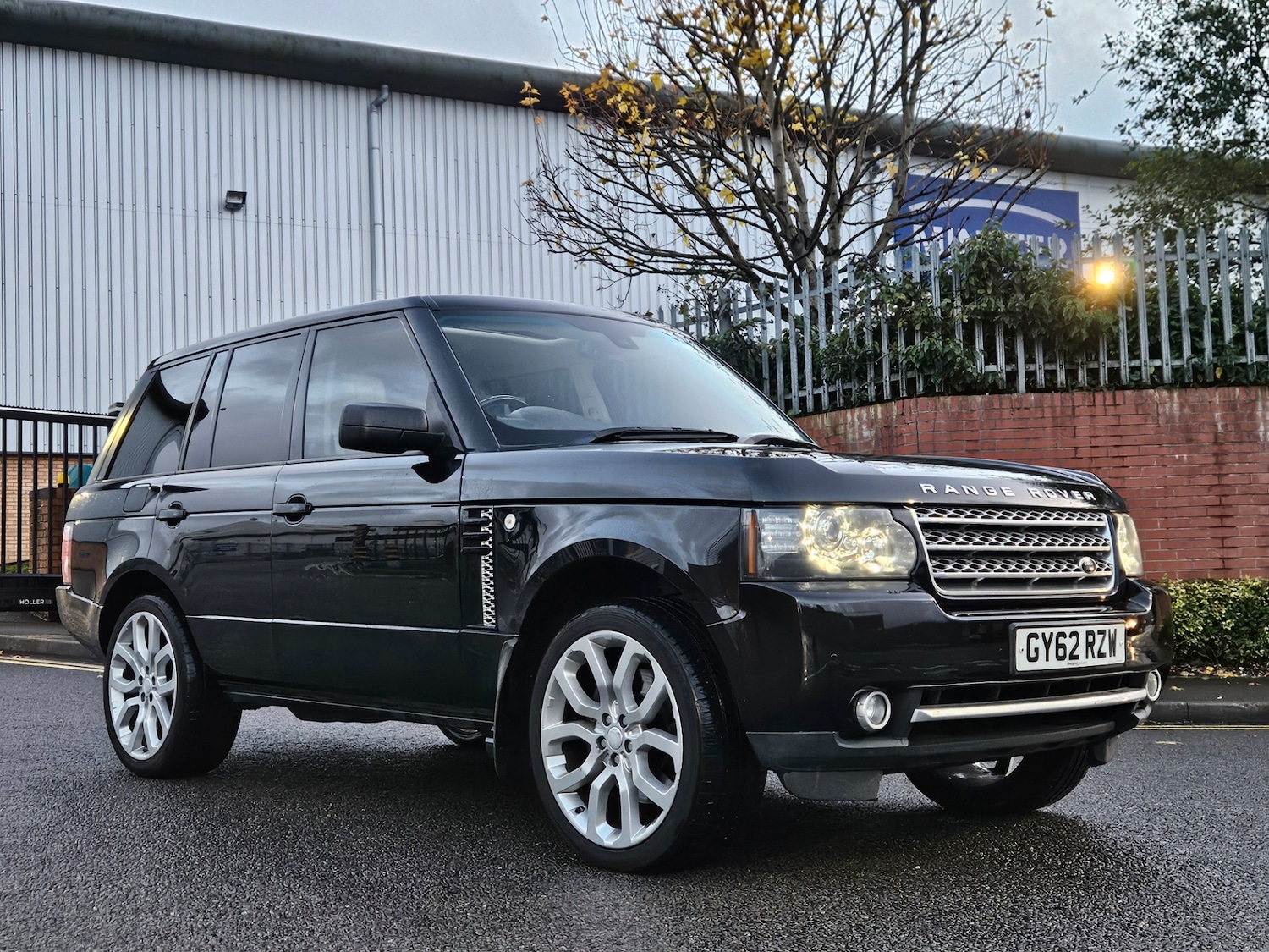 Used Land Rover Range Rover 2012 for sale - 76446379: Photo 2