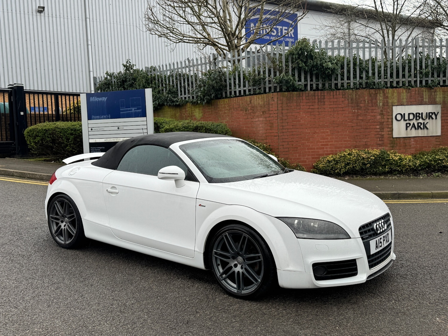 Used Audi TT 2010 for sale - 77687761: Photo 4