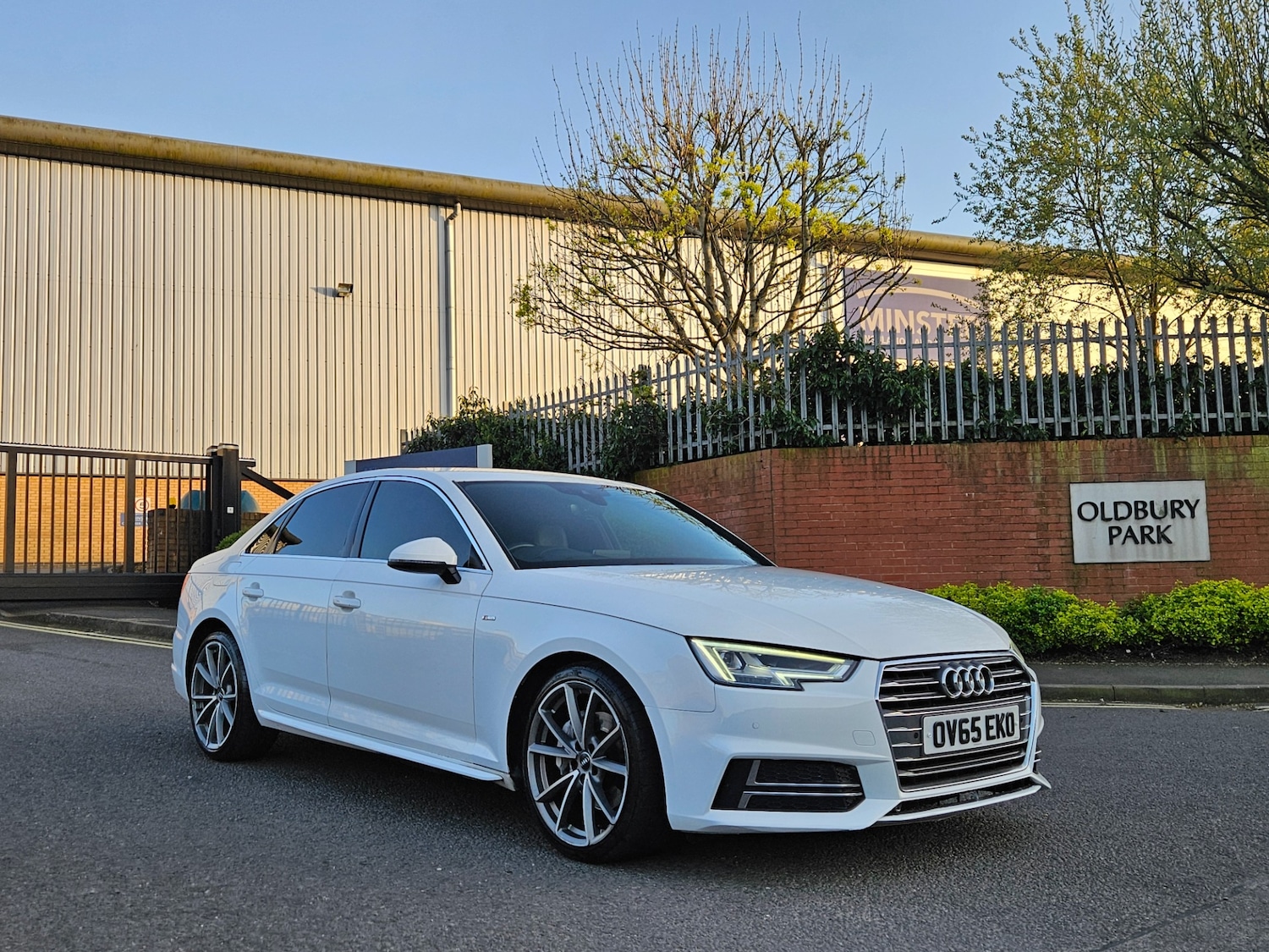 Used Audi A4 2015 for sale - 78175939: Photo 2