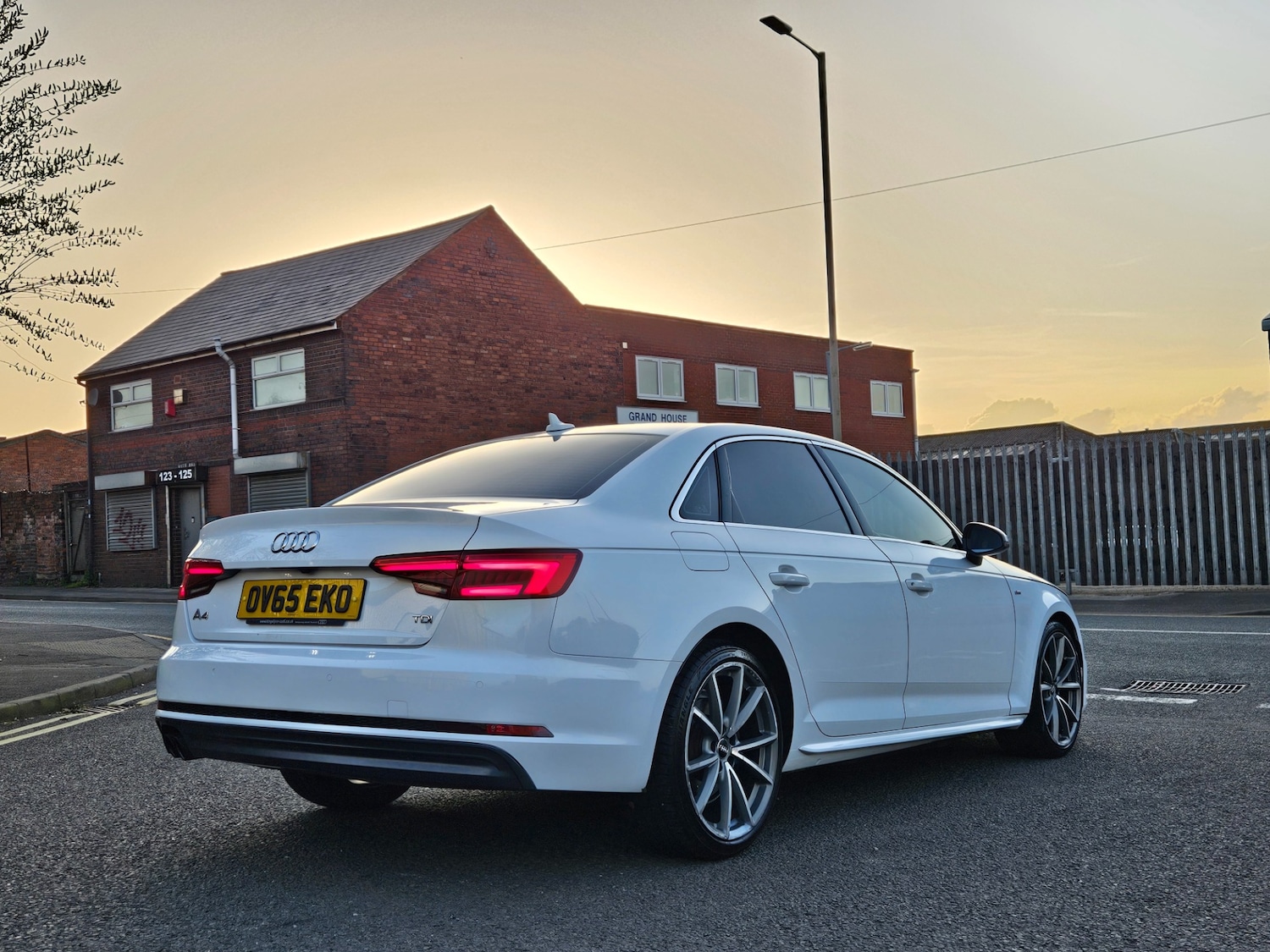 Used Audi A4 2015 for sale - 78175939: Photo 5