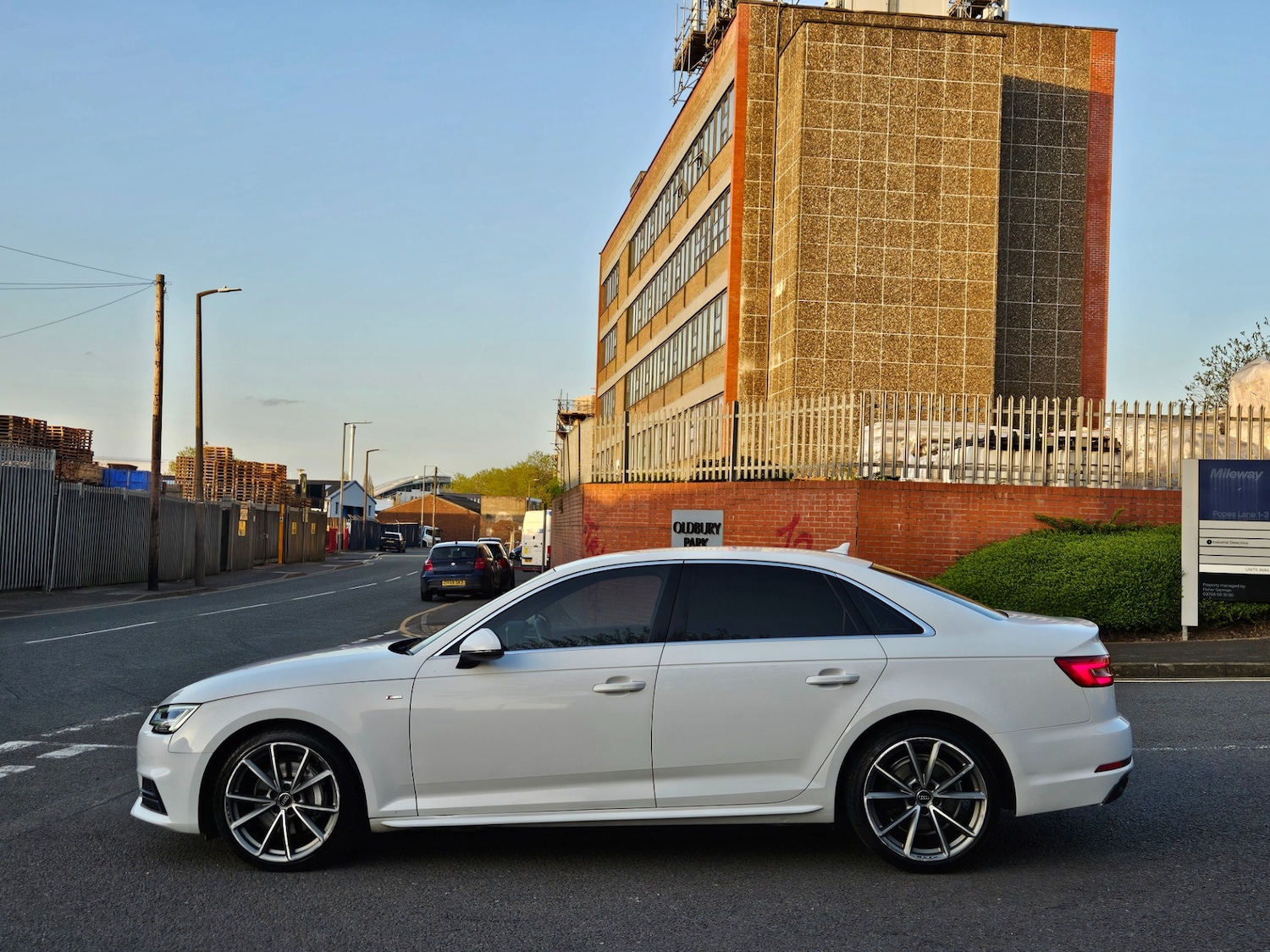 Used Audi A4 2015 for sale - 78175939: Photo 8