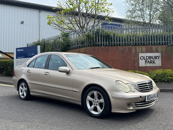 Used Mercedes-Benz C-Class 2004 for sale - 74487321: Photo 2