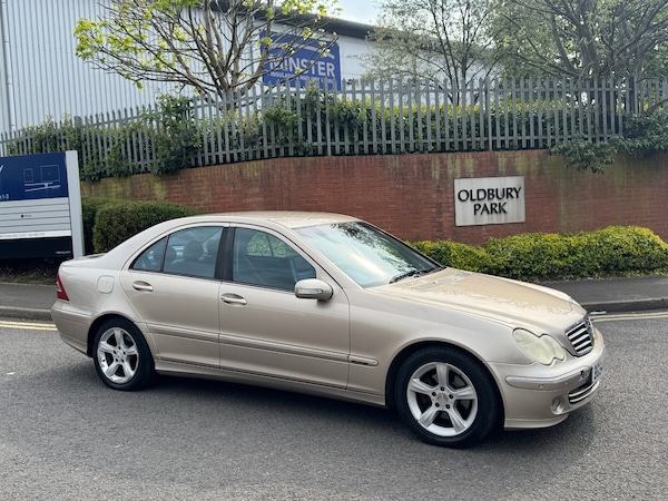 Used Mercedes-Benz C-Class 2004 for sale - 74487321: Photo 3