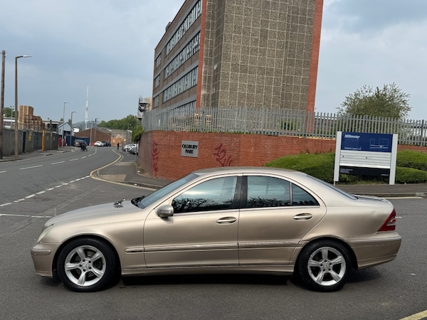 Used Mercedes-Benz C-Class 2004 for sale - 74487321: Photo 8