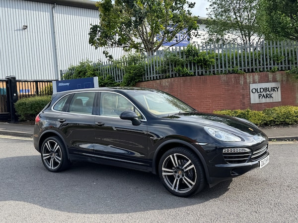Used Porsche Cayenne 2013 for sale - 74830807: Photo 2