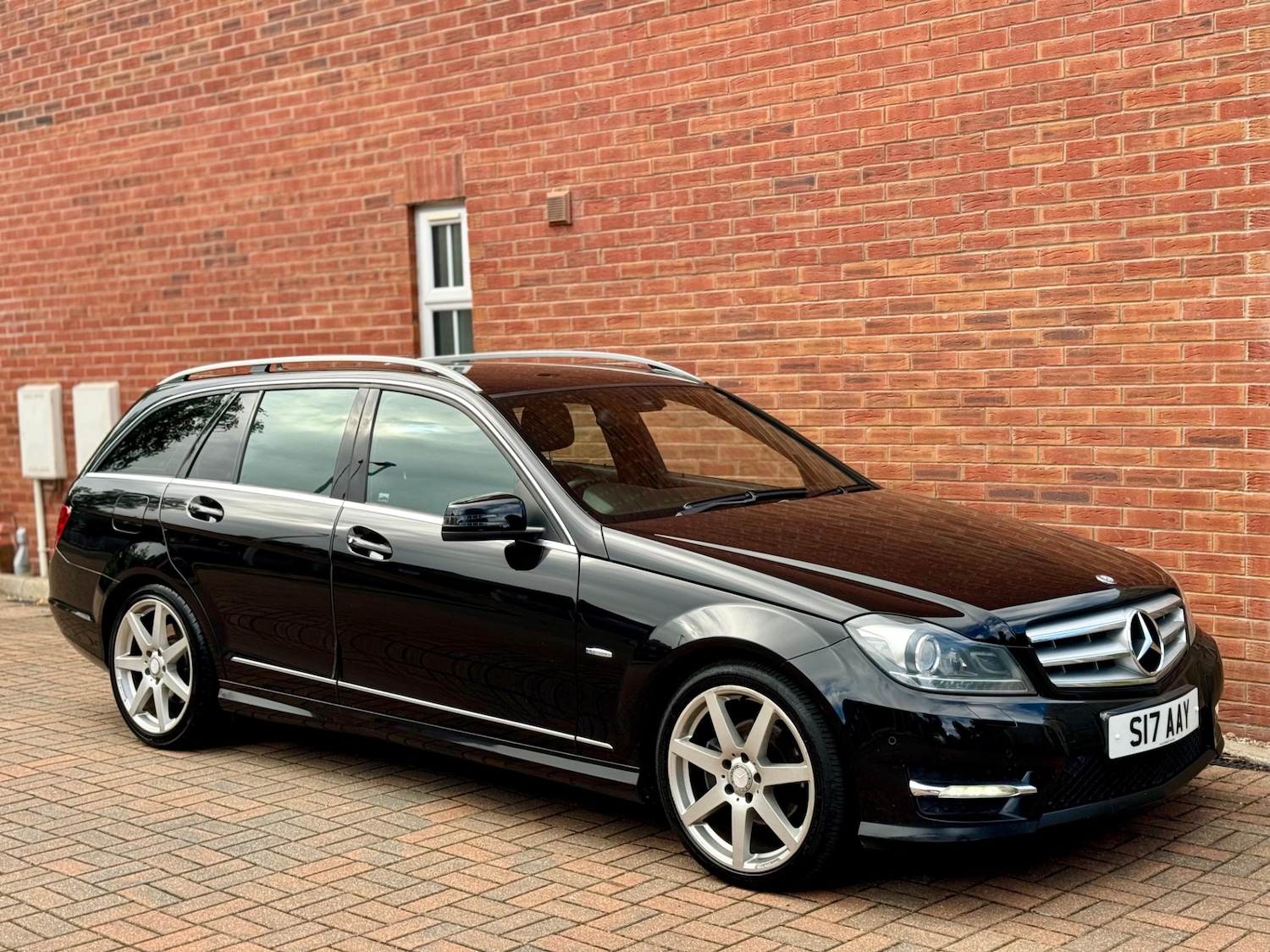 Used Mercedes-Benz C-Class 2011 for sale - 76097488: Photo 10