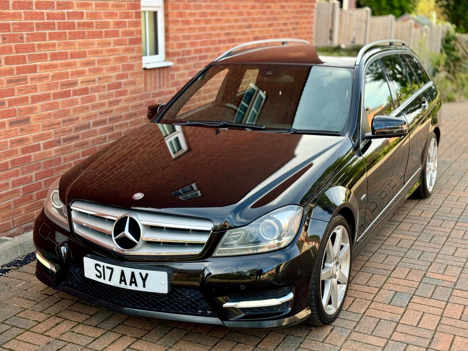 Used Mercedes-Benz C-Class 2011 for sale - 76097488: Photo 2