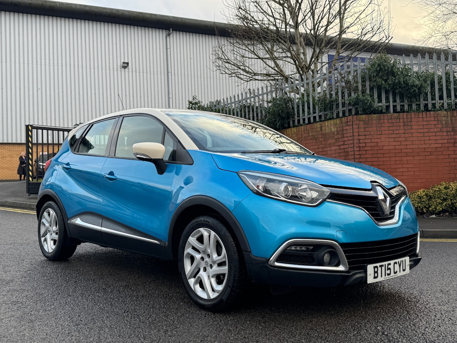 Used Renault Captur 2015 for sale - 77204976: Photo 2