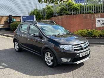 2015 (15) - 0.9 TCe Laureate 5dr