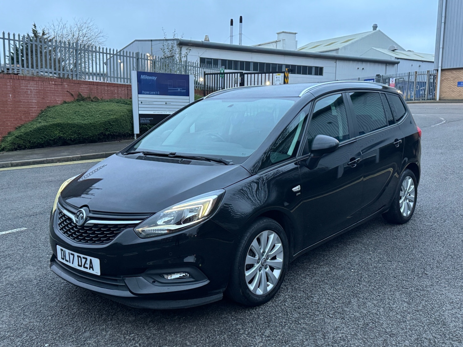 Used Vauxhall Zafira 2017 for sale - 77052625: Photo 10