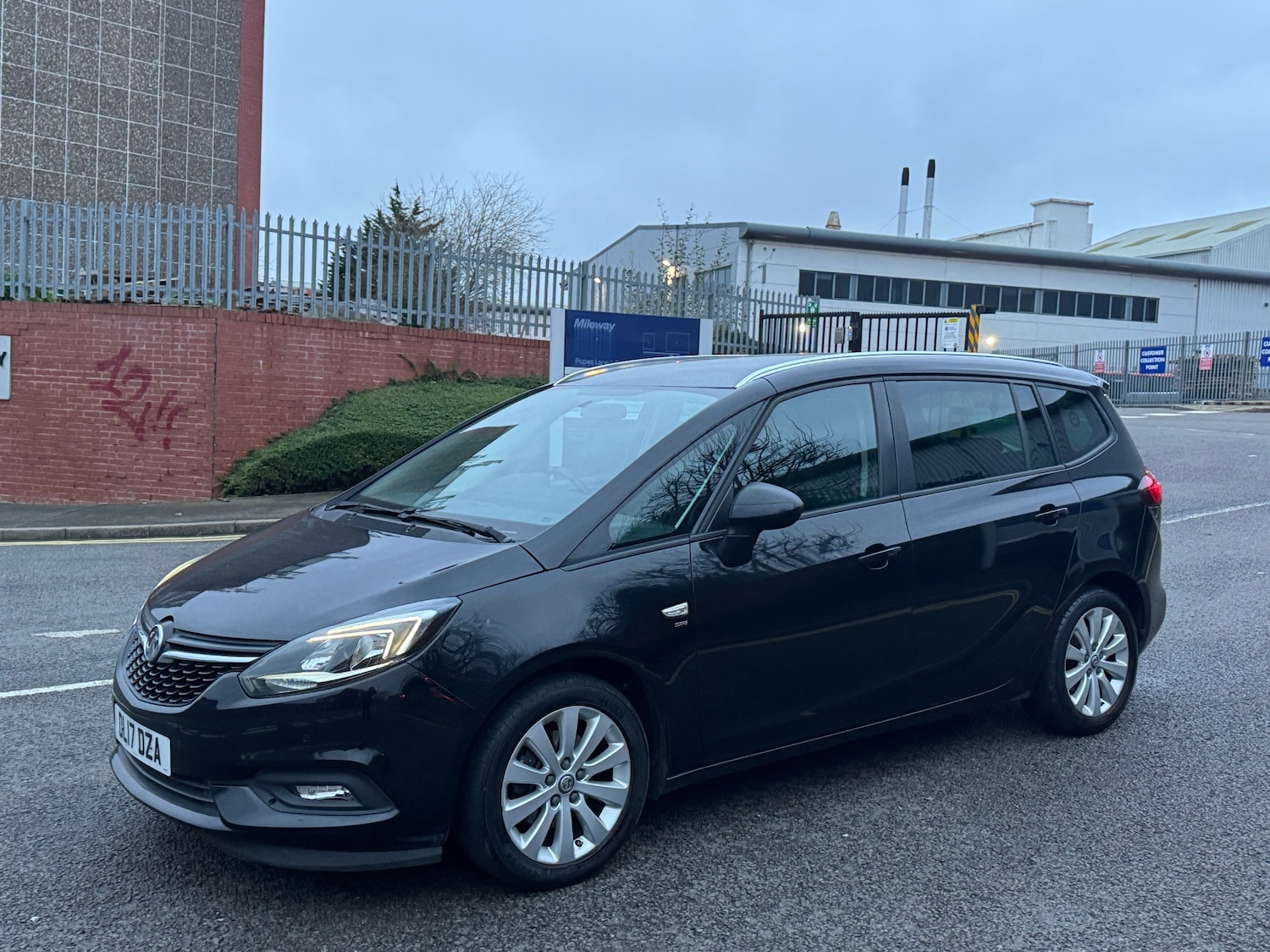 Used Vauxhall Zafira 2017 for sale - 77052625: Photo 12