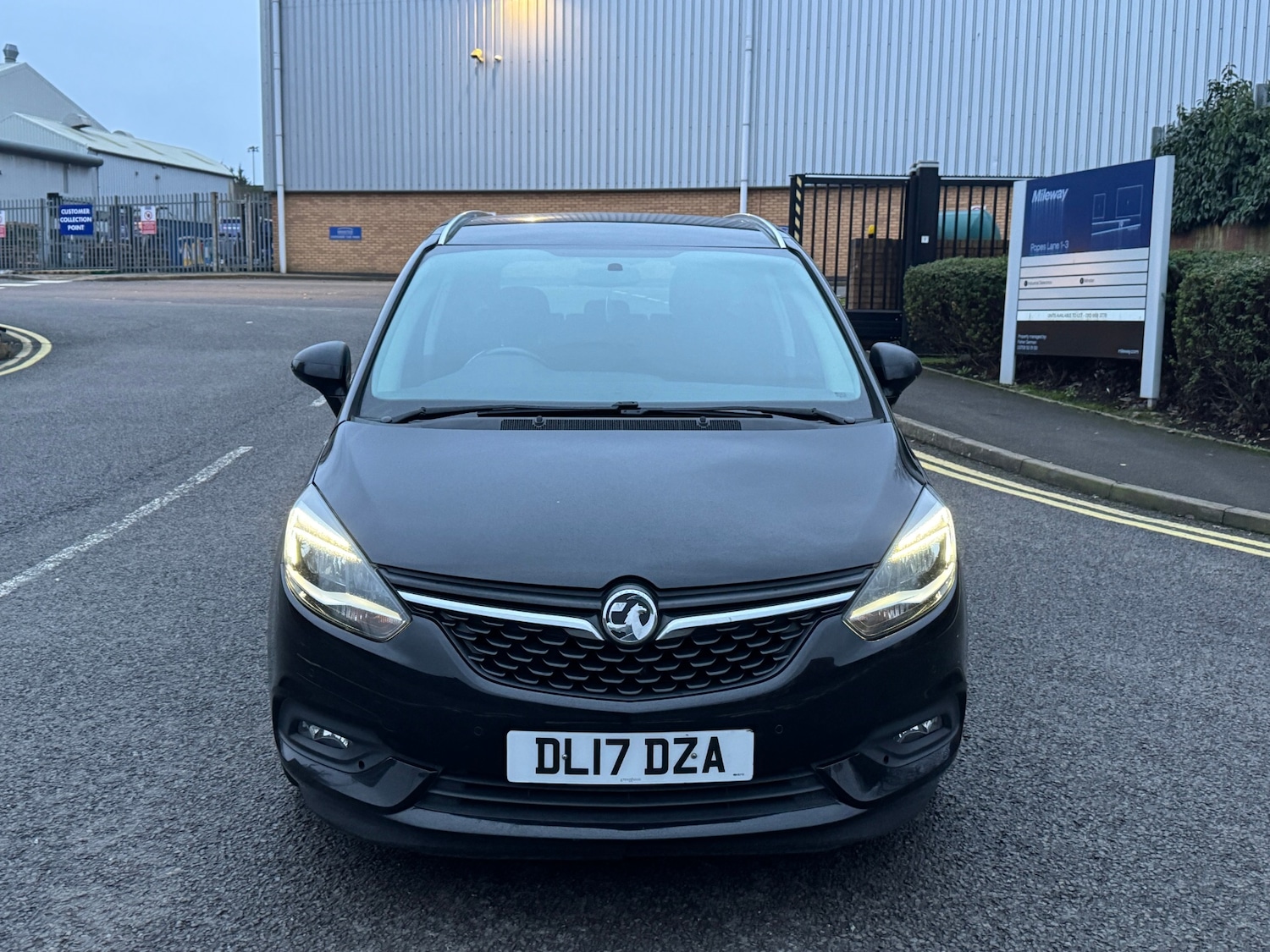 Used Vauxhall Zafira 2017 for sale - 77052625: Photo 4