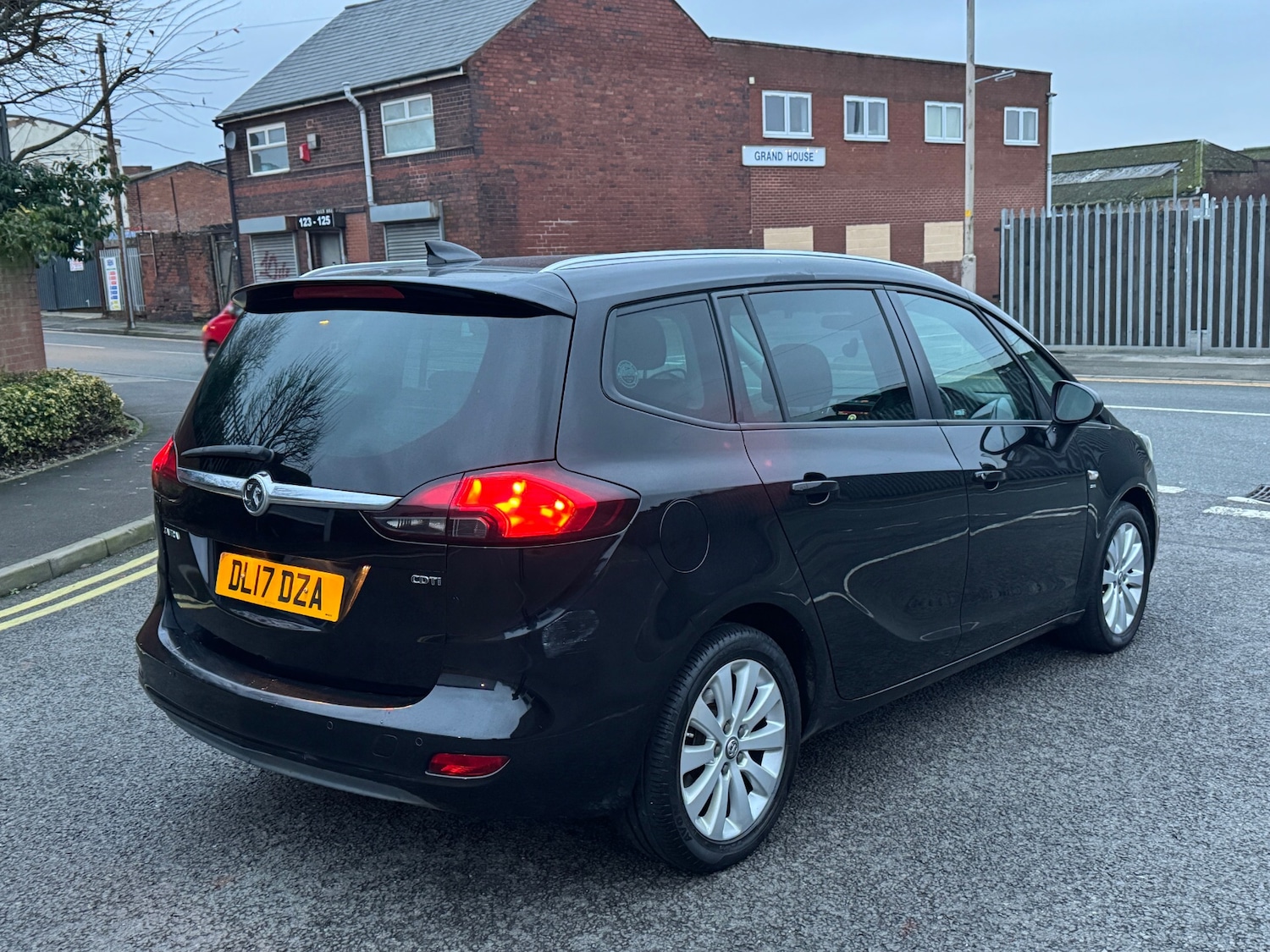 Used Vauxhall Zafira 2017 for sale - 77052625: Photo 6
