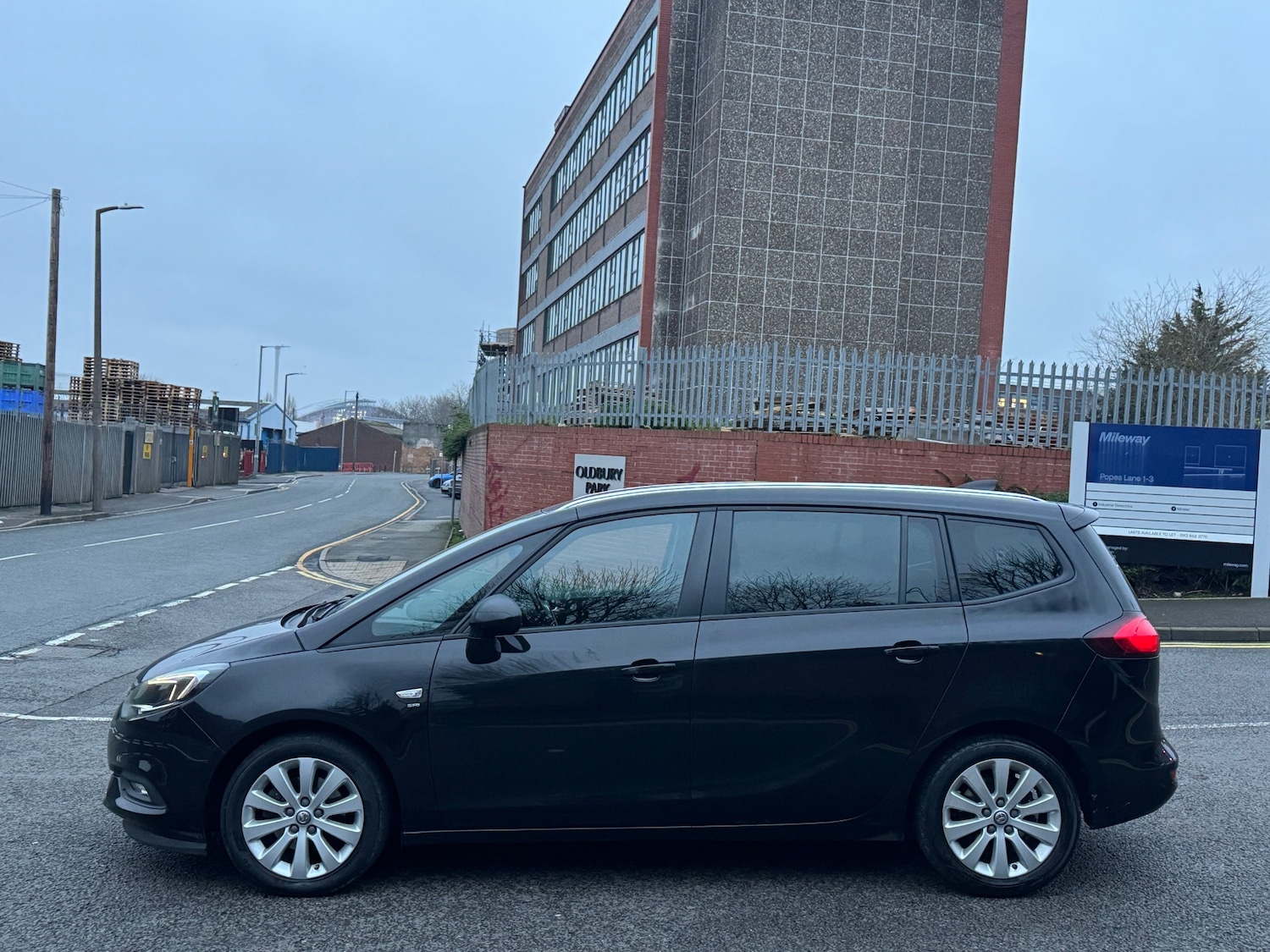 Used Vauxhall Zafira 2017 for sale - 77052625: Photo 9
