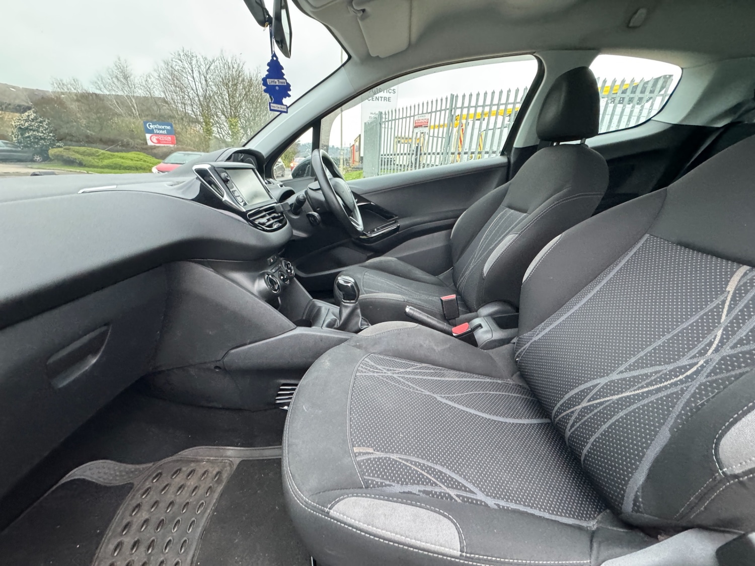 Used Peugeot 208 2014 for sale - 77826013: Photo 14