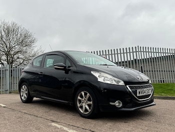Used Peugeot 208 2014 for sale - 77826013: Photo