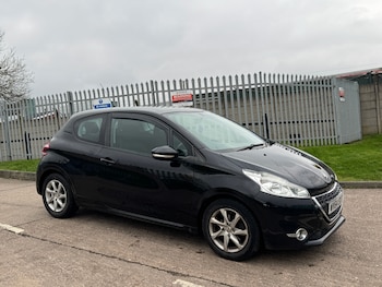 Used Peugeot 208 2014 for sale - 77826013: Photo