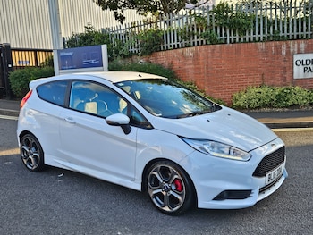 Used Ford Fiesta 2016 for sale - 76031308: Photo