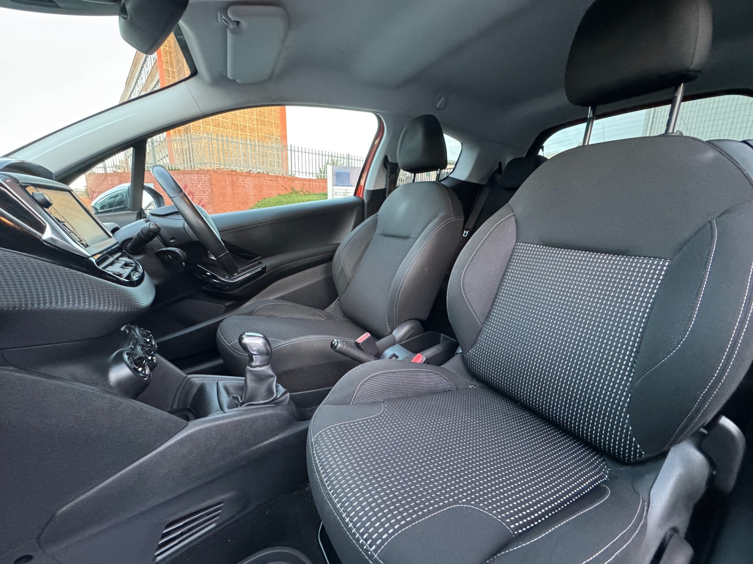 Used Peugeot 208 2015 for sale - 77061721: Photo 15