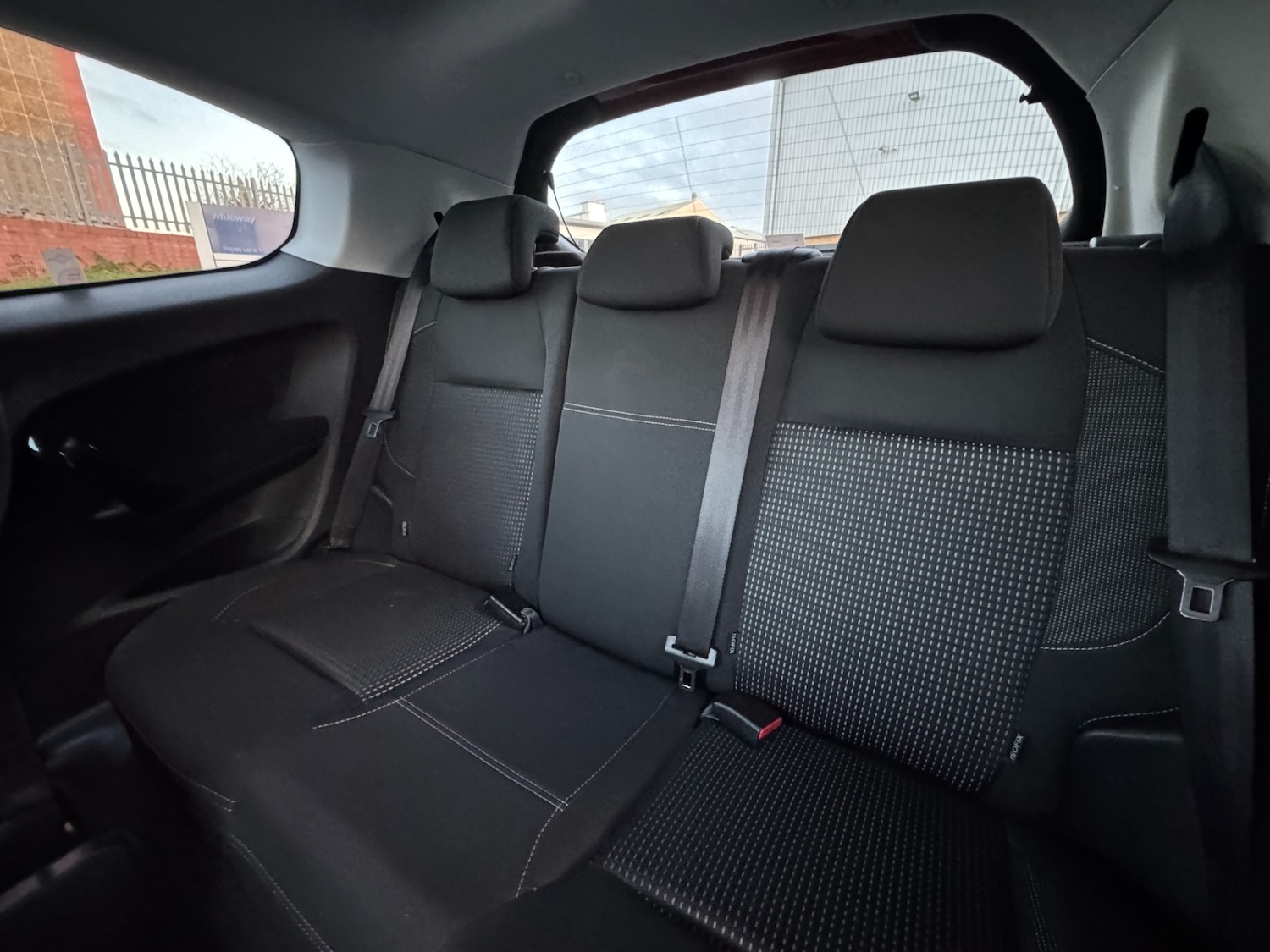 Used Peugeot 208 2015 for sale - 77061721: Photo 16