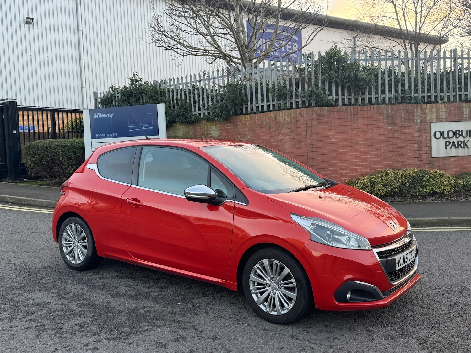 Used Peugeot 208 2015 for sale - 77061721: Photo 3