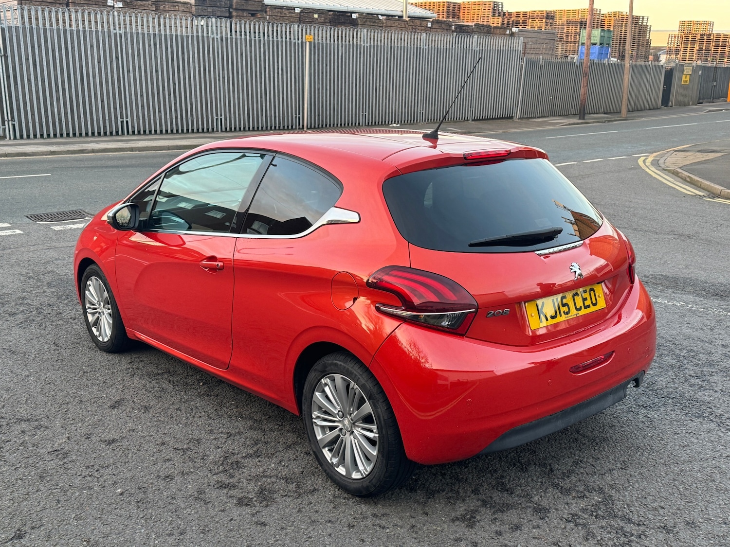 Used Peugeot 208 2015 for sale - 77061721: Photo 8